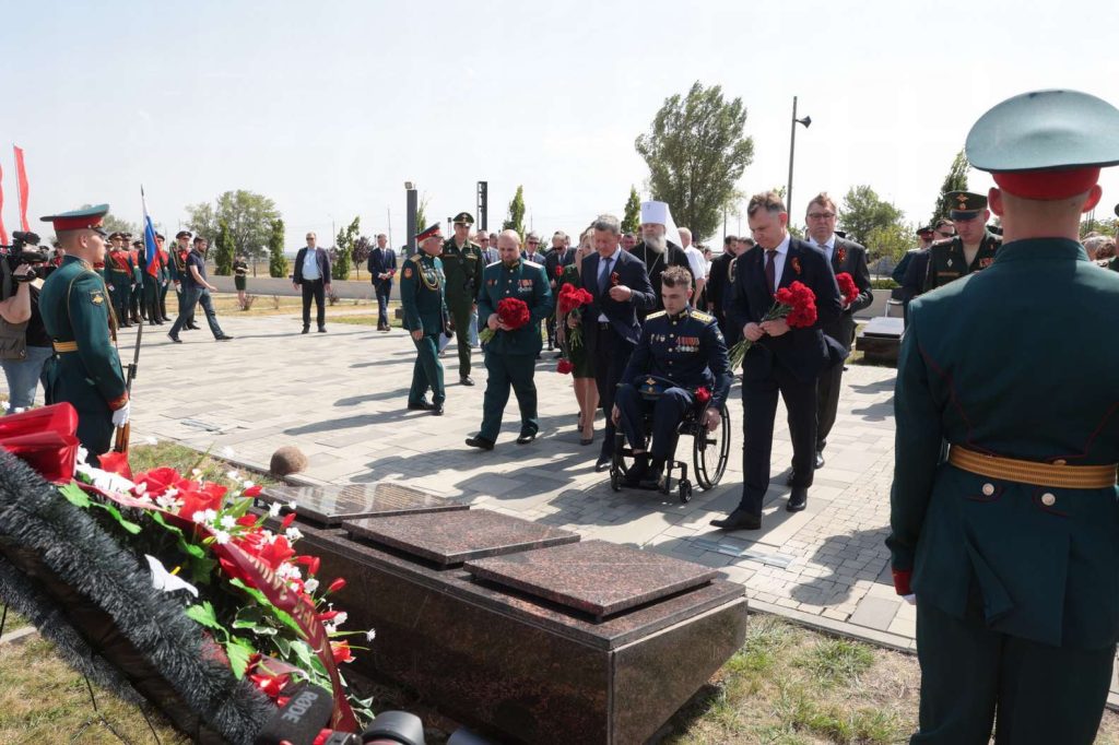 На Самбекских высотах прошла церемония захоронения бойцов Великой Отечественной войны