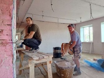 Строительные работы на социально-значимых объектах в Кашарском районе продолжаются