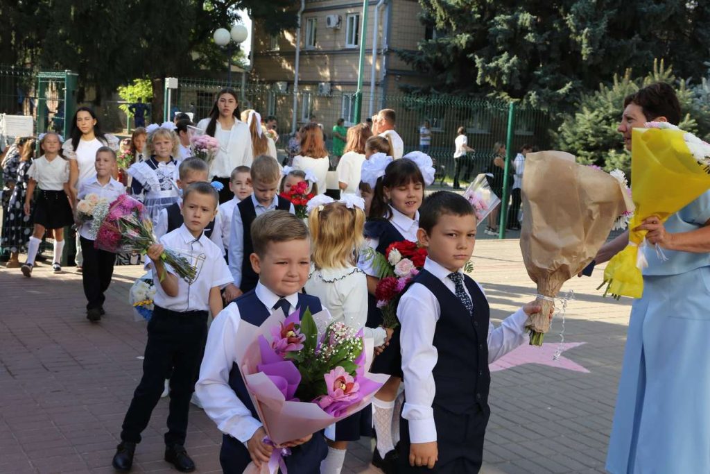 В Кашарской школе отметили День знаний