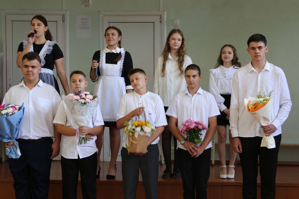 В Кашарской школе отметили День знаний