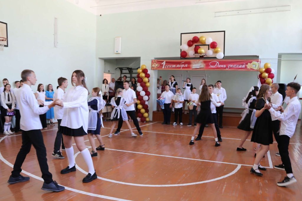 В Кашарской школе отметили День знаний