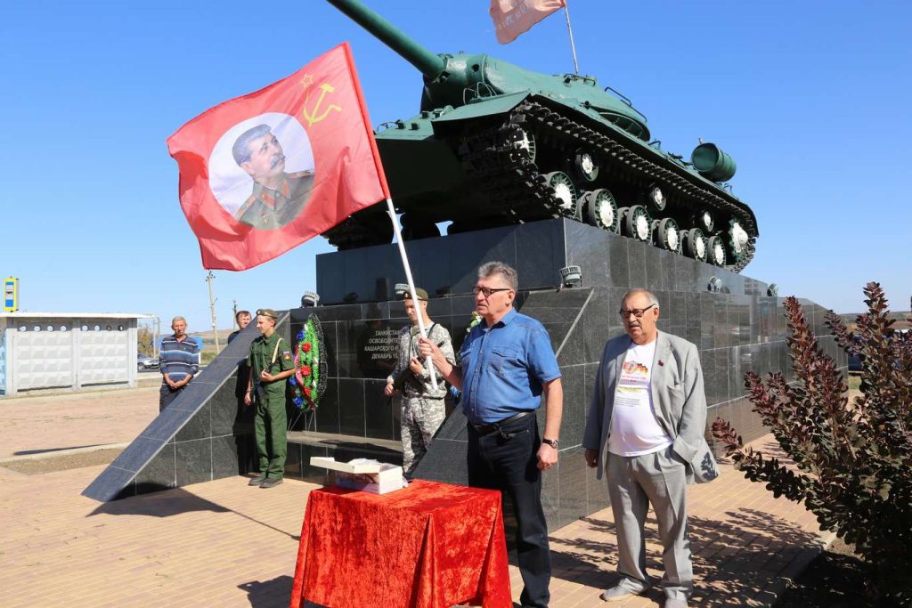 В Кашарах состоялся митинг, посвященный Дню танкиста