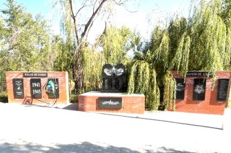 Памятник героям Великой Отечественной войны в п. Красный Колос