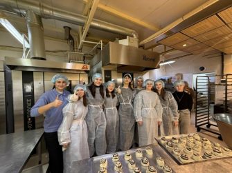 Верхнемакеевцы совершили экскурсию в пекарню "Светлый"