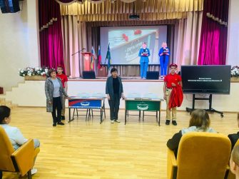 В Кашарах почтили память выпускников, погибших в зоне СВО