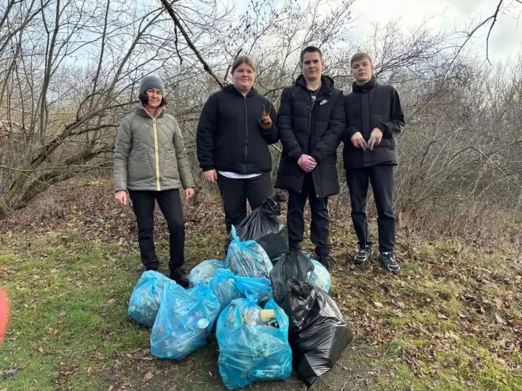 Юные эковолонтеры из Индустриального присоединились к всероссийской акции «Чистая вода»