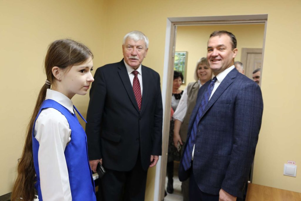 В Кашарском районе после капремонта открылась Детская школа искусств