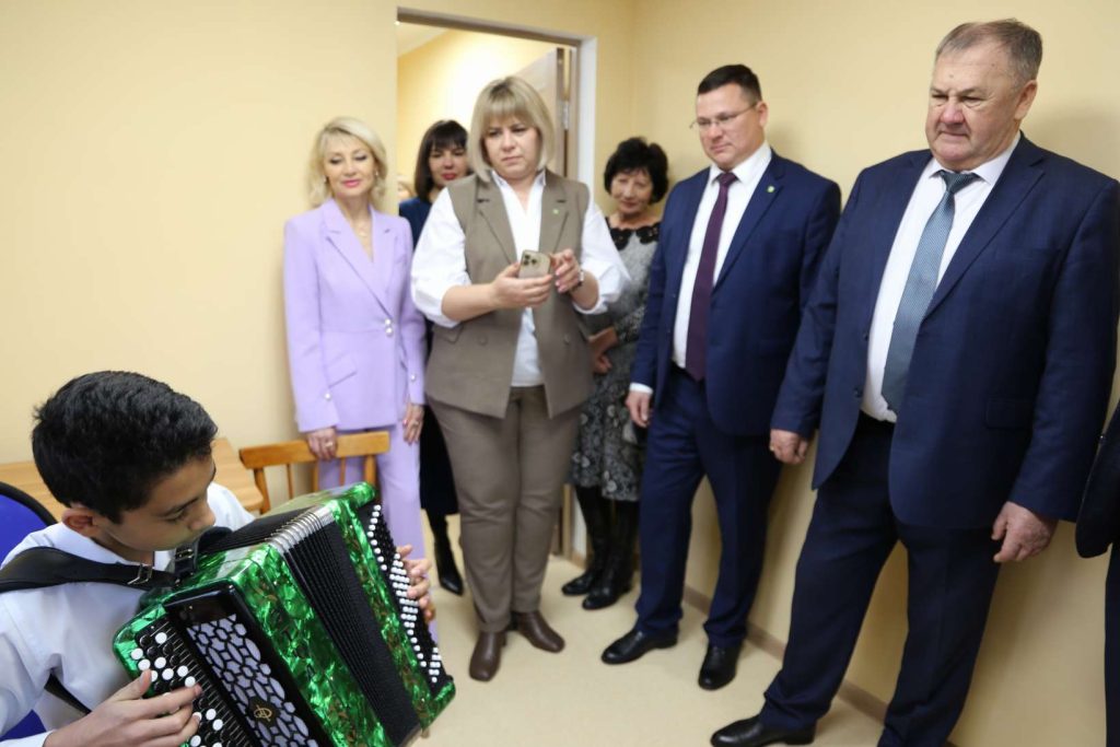 В Кашарском районе после капремонта открылась Детская школа искусств