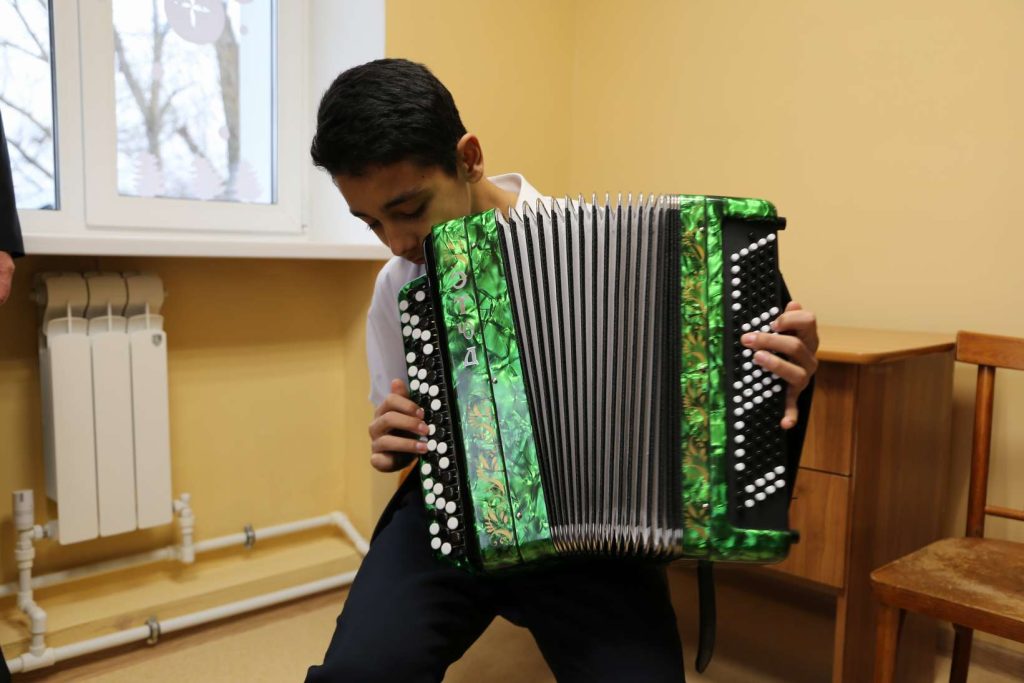 В Кашарском районе после капремонта открылась Детская школа искусств