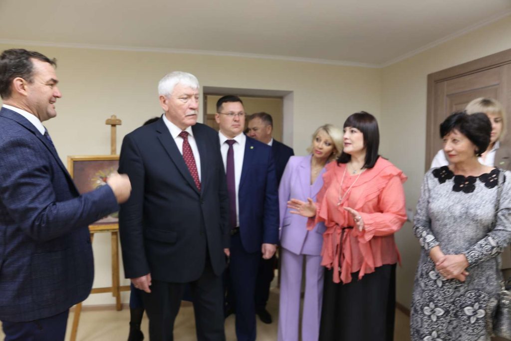 В Кашарском районе после капремонта открылась Детская школа искусств