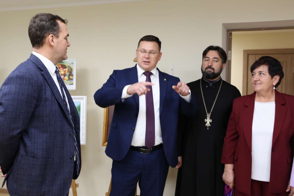 В Кашарском районе после капремонта открылась Детская школа искусств