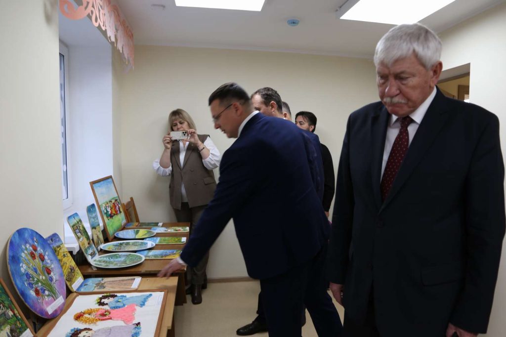 В Кашарском районе после капремонта открылась Детская школа искусств