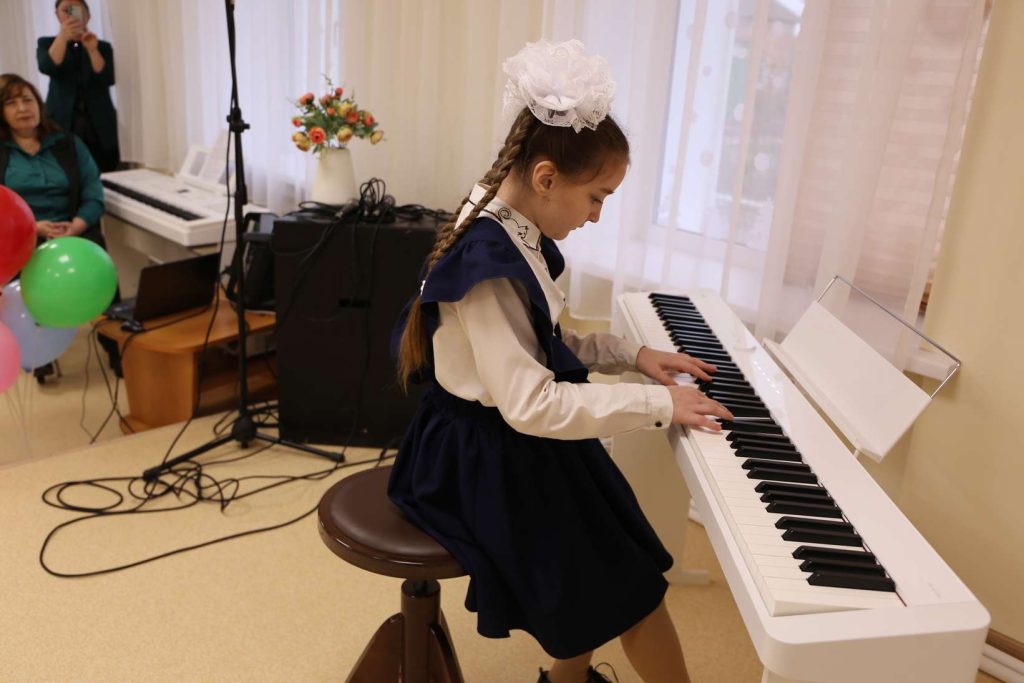 В Кашарском районе после капремонта открылась Детская школа искусств