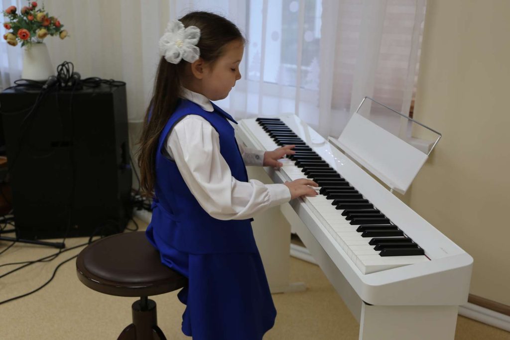 В Кашарском районе после капремонта открылась Детская школа искусств