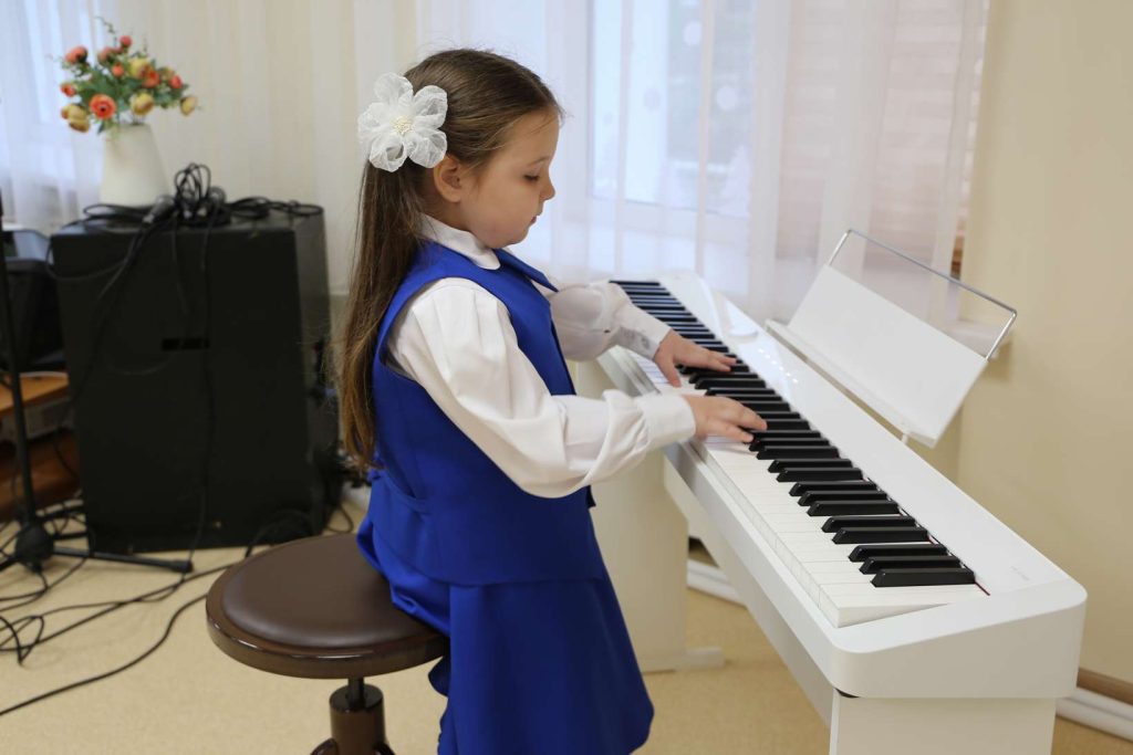 В Кашарском районе после капремонта открылась Детская школа искусств