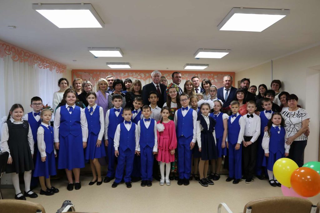 В Кашарском районе после капремонта открылась Детская школа искусств