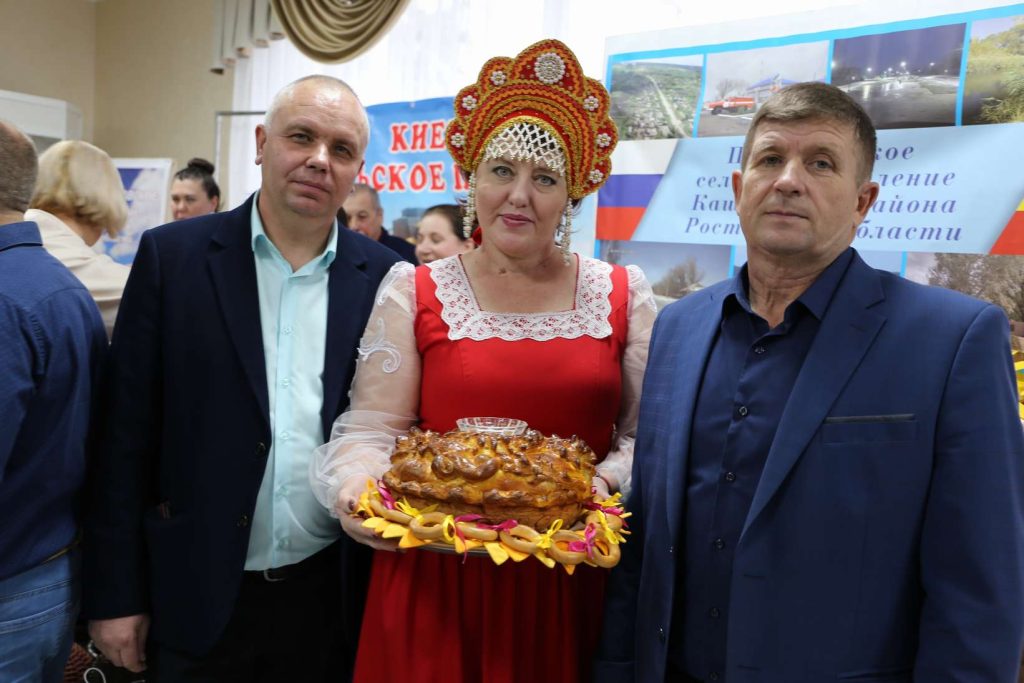 В Кашарах прошел праздник в честь Дня работника сельского хозяйства и перерабатывающей промышленности