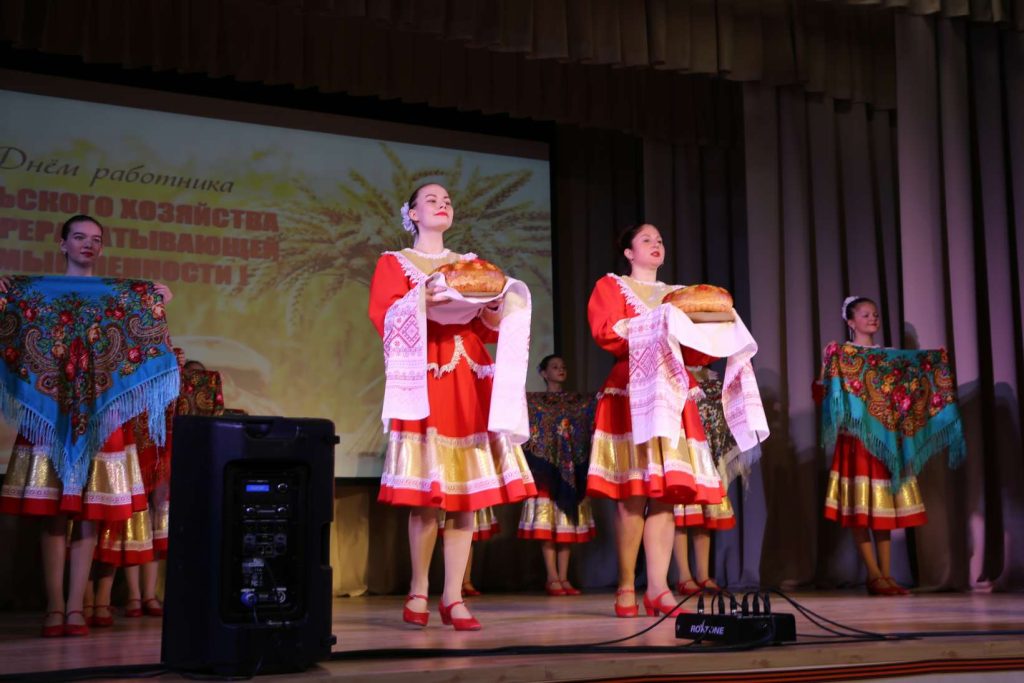 В Кашарах прошел праздник в честь Дня работника сельского хозяйства и перерабатывающей промышленности