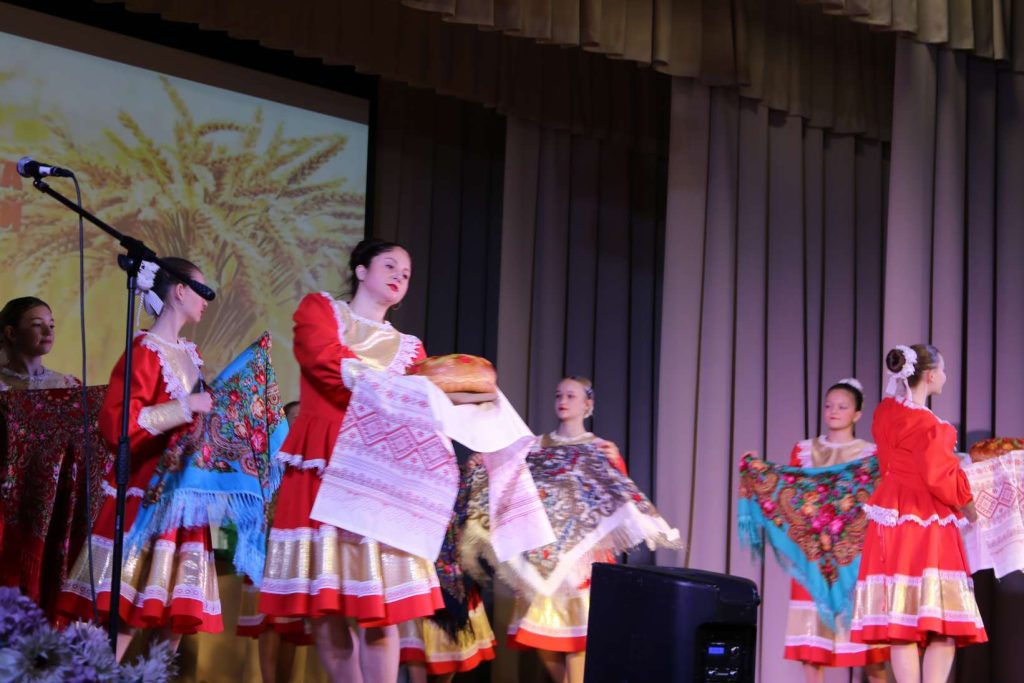 В Кашарах прошел праздник в честь Дня работника сельского хозяйства и перерабатывающей промышленности