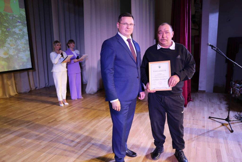 В Кашарах прошел праздник в честь Дня работника сельского хозяйства и перерабатывающей промышленности