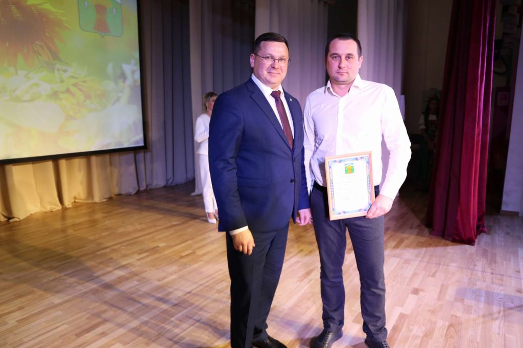 В Кашарах прошел праздник в честь Дня работника сельского хозяйства и перерабатывающей промышленности