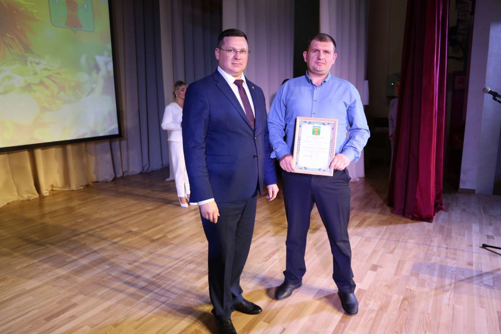 В Кашарах прошел праздник в честь Дня работника сельского хозяйства и перерабатывающей промышленности