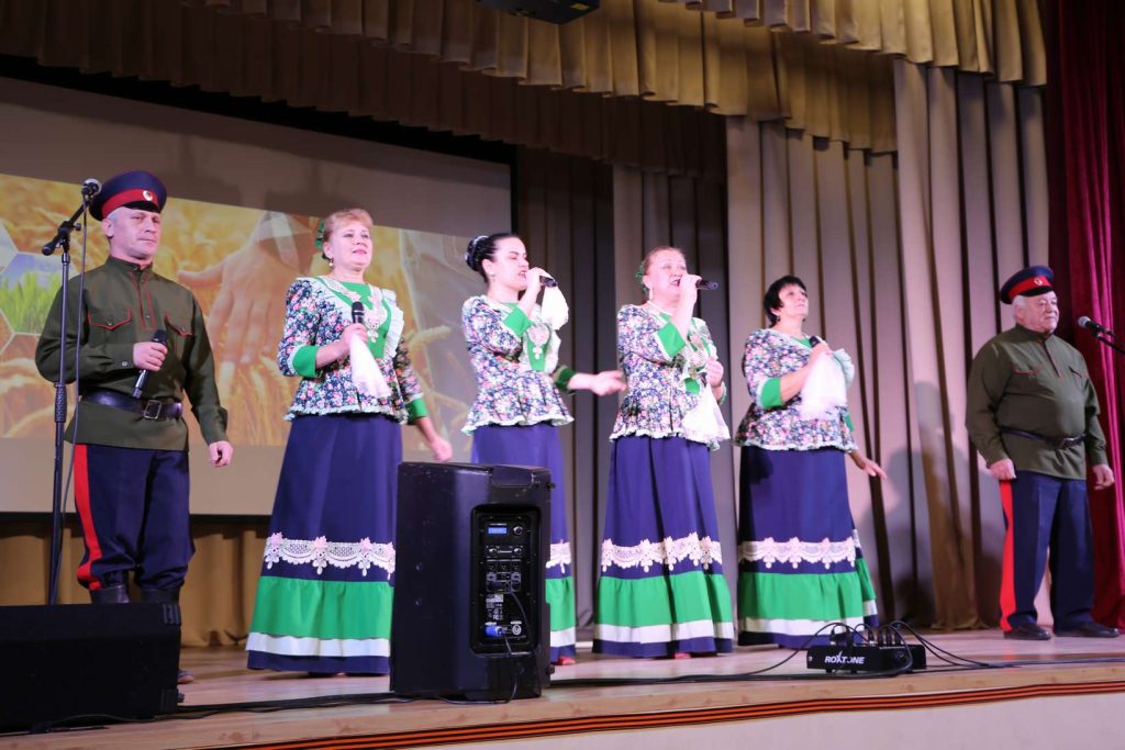 В Кашарах прошел праздник в честь Дня работника сельского хозяйства и перерабатывающей промышленности