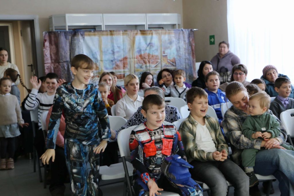 Праздник волшебства: в Кашарском РДК прошла традиционная Ёлка главы для детей