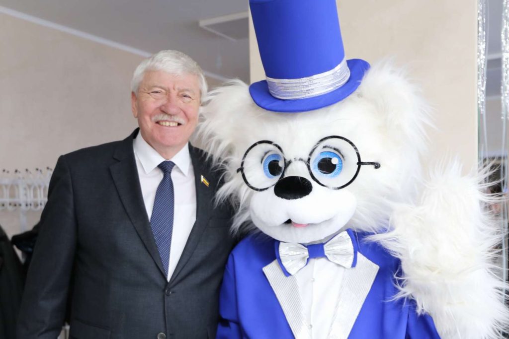 Праздник волшебства: в Кашарском РДК прошла традиционная Ёлка главы для детей