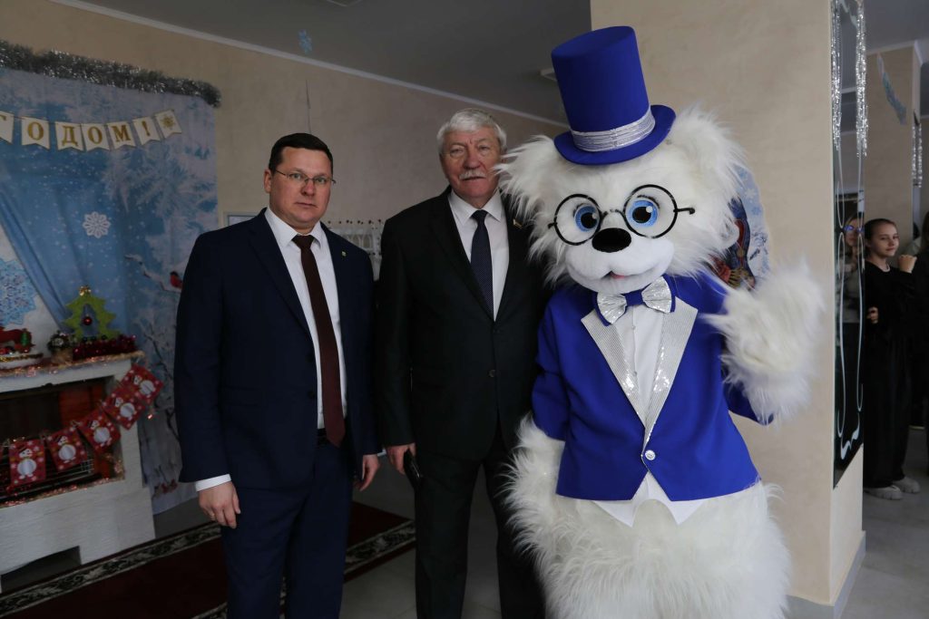 Праздник волшебства: в Кашарском РДК прошла традиционная Ёлка главы для детей