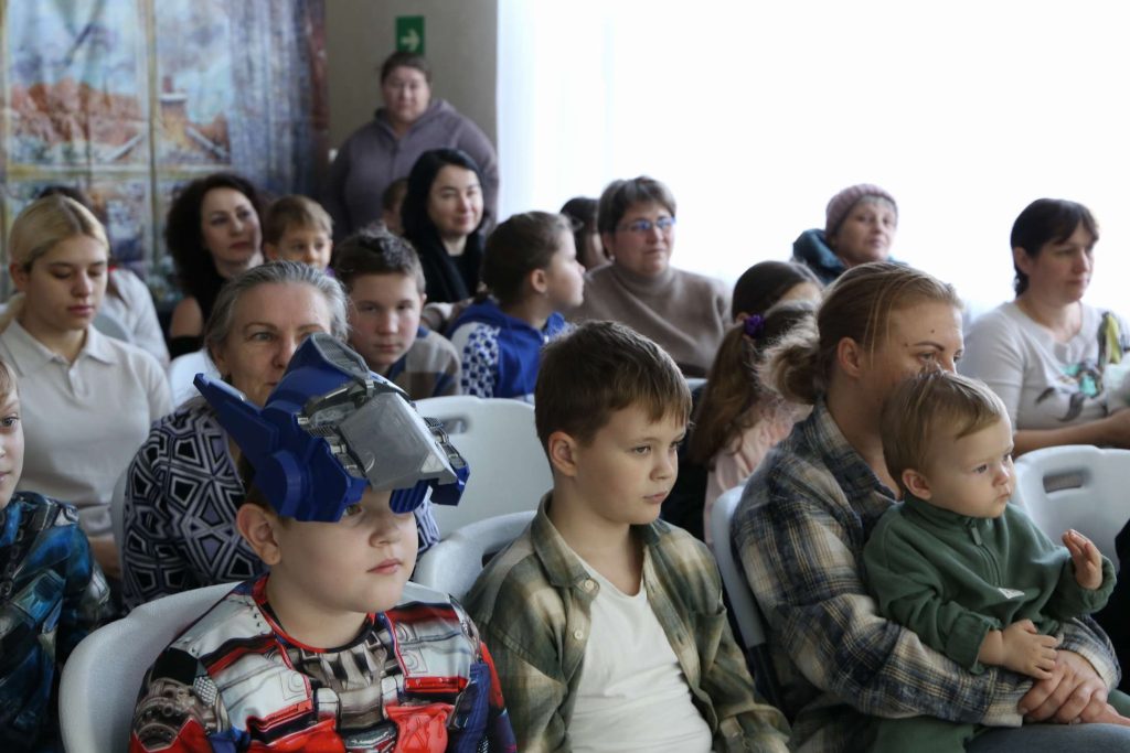 Праздник волшебства: в Кашарском РДК прошла традиционная Ёлка главы для детей