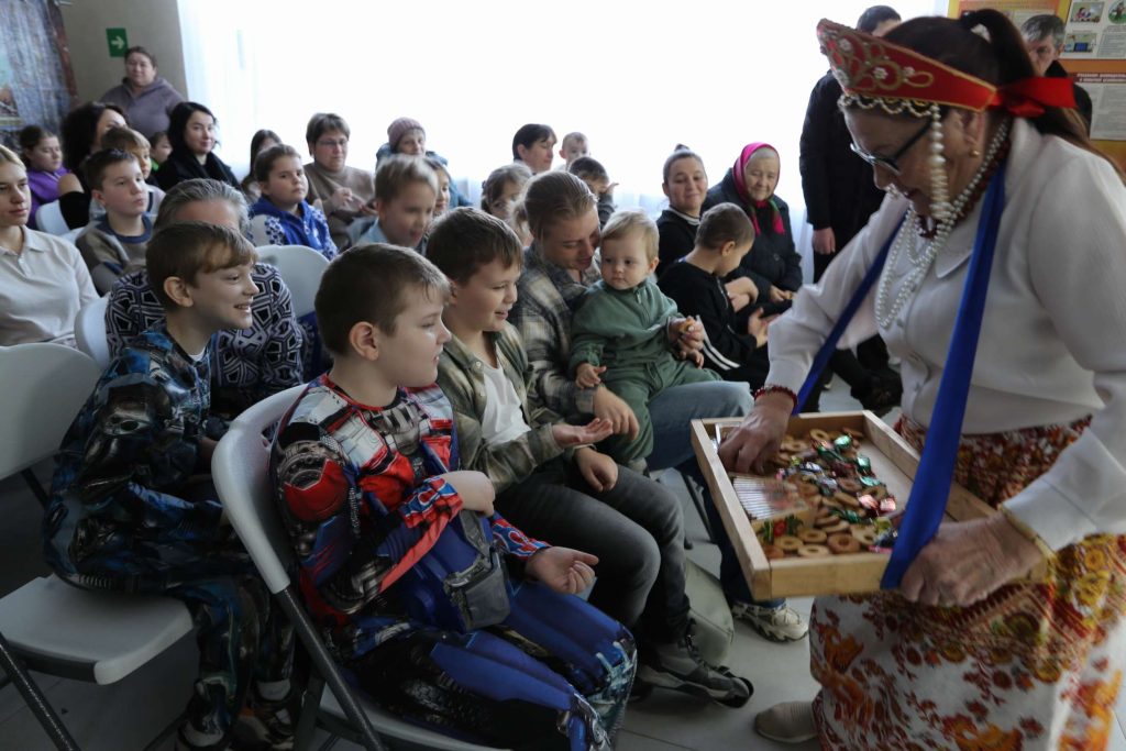 Праздник волшебства: в Кашарском РДК прошла традиционная Ёлка главы для детей