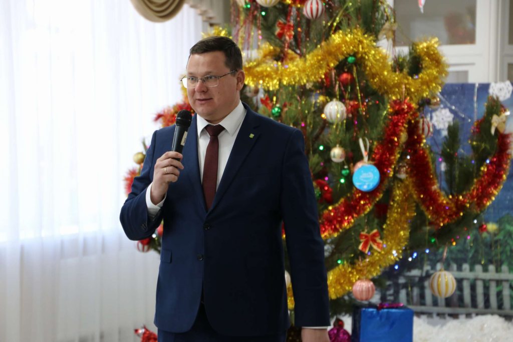 Праздник волшебства: в Кашарском РДК прошла традиционная Ёлка главы для детей