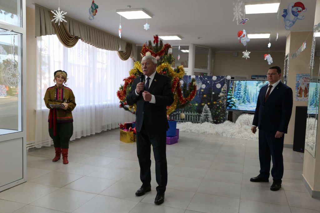 Праздник волшебства: в Кашарском РДК прошла традиционная Ёлка главы для детей