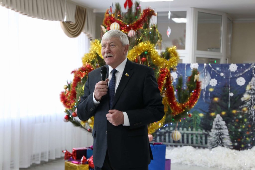 Праздник волшебства: в Кашарском РДК прошла традиционная Ёлка главы для детей