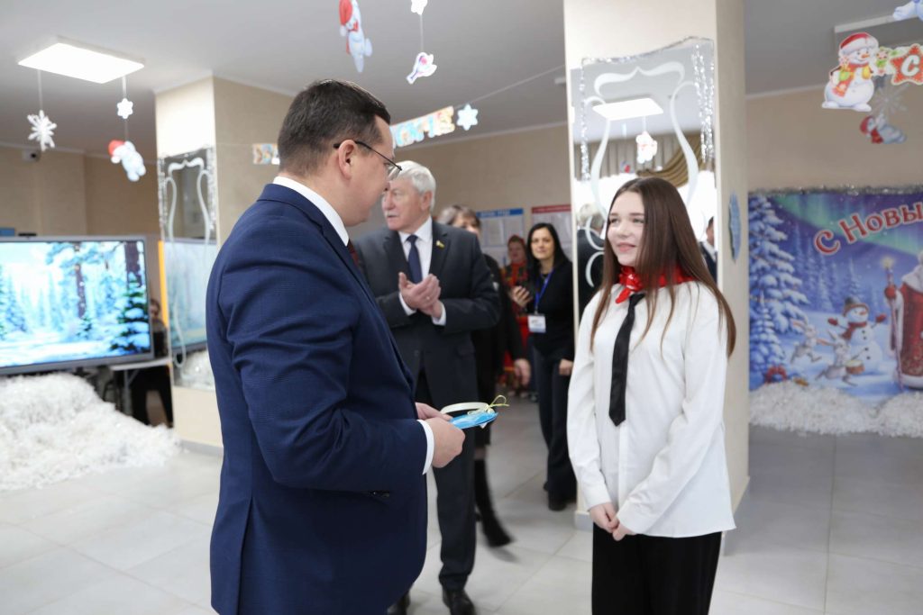 Праздник волшебства: в Кашарском РДК прошла традиционная Ёлка главы для детей