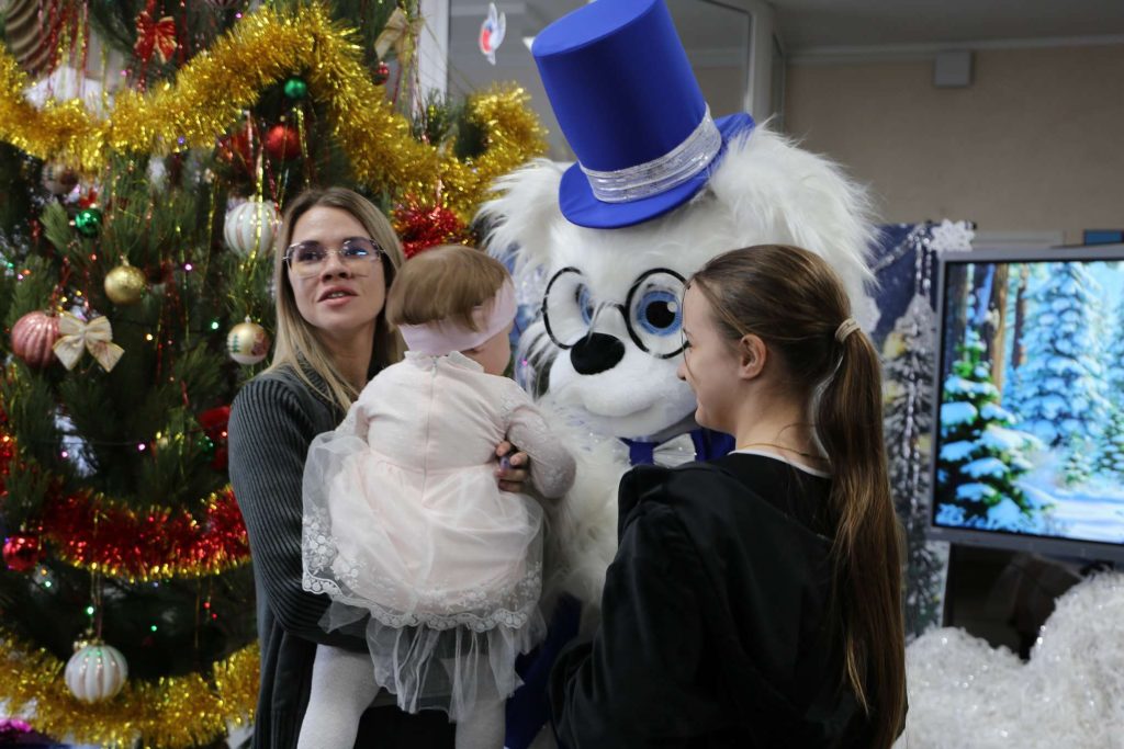 Праздник волшебства: в Кашарском РДК прошла традиционная Ёлка главы для детей