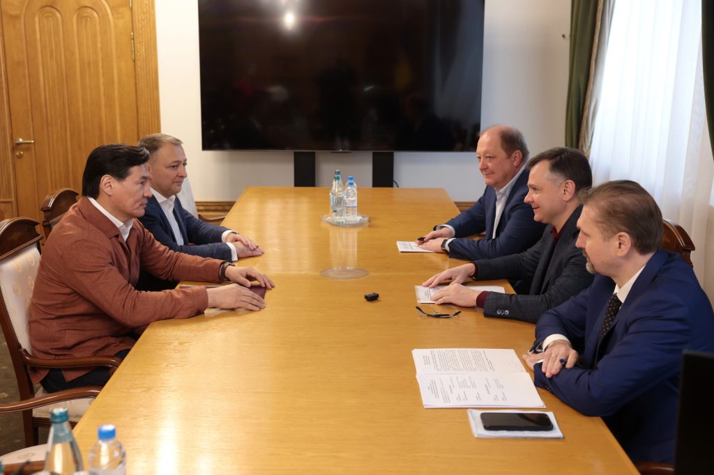 Главы Ростовской области и Калмыкии обсудили укрепление сотрудничества