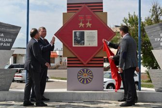 В Год защитника Отечества «Единая Россия» установила мемориальные таблички героям ВОВ в Ростовской области