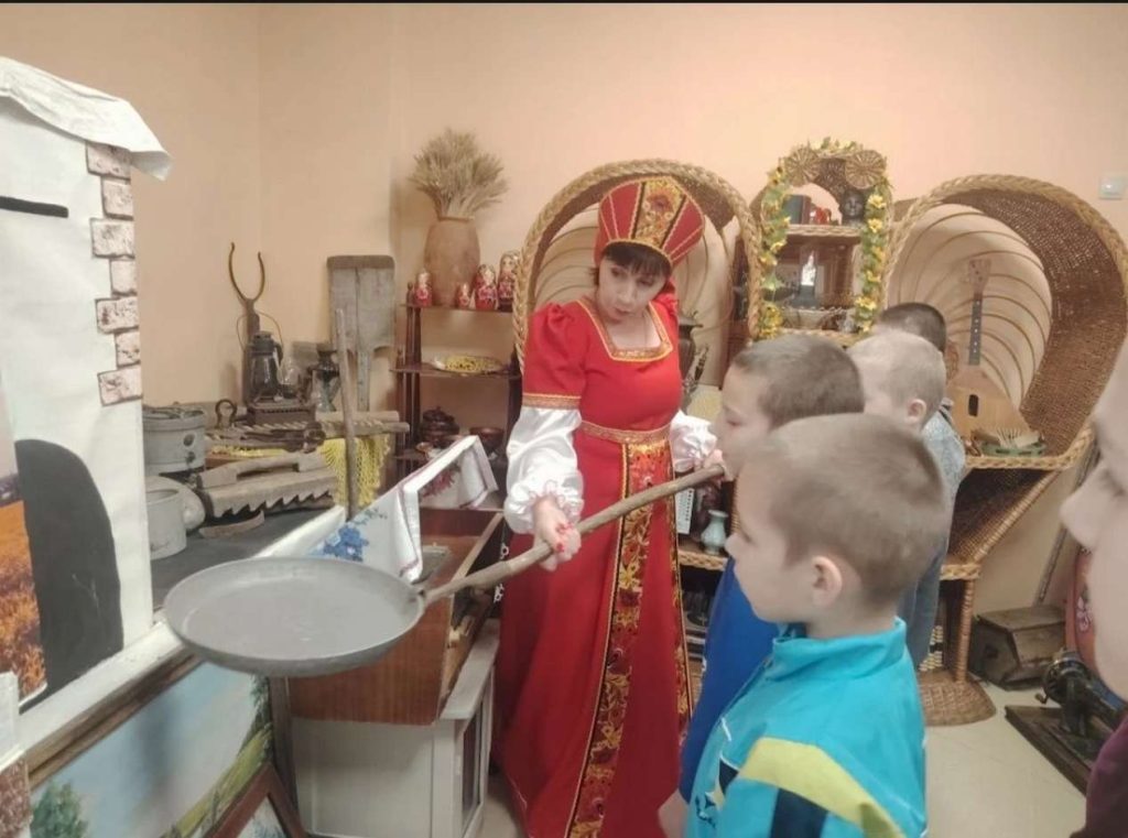 Музей на один день: как в Верхнемакеевском ДК ожила история русского быта