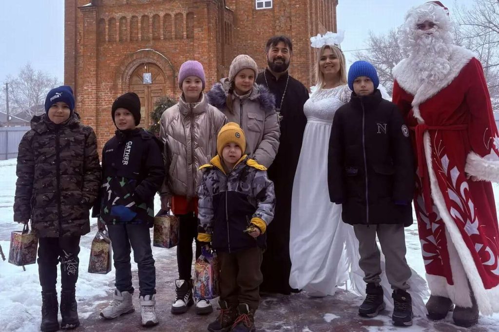 В Кашарском храме провели праздник «Рождественский ангел» для прихожан