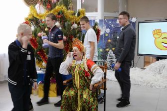 Новогоднее представление в Кашарском ДК собрало 58 лучших учеников и активистов