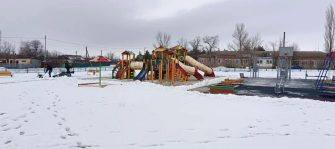 Зимние хлопоты с радостью: в Верхнесвечниковском поселении чистят снег и дарят заботу