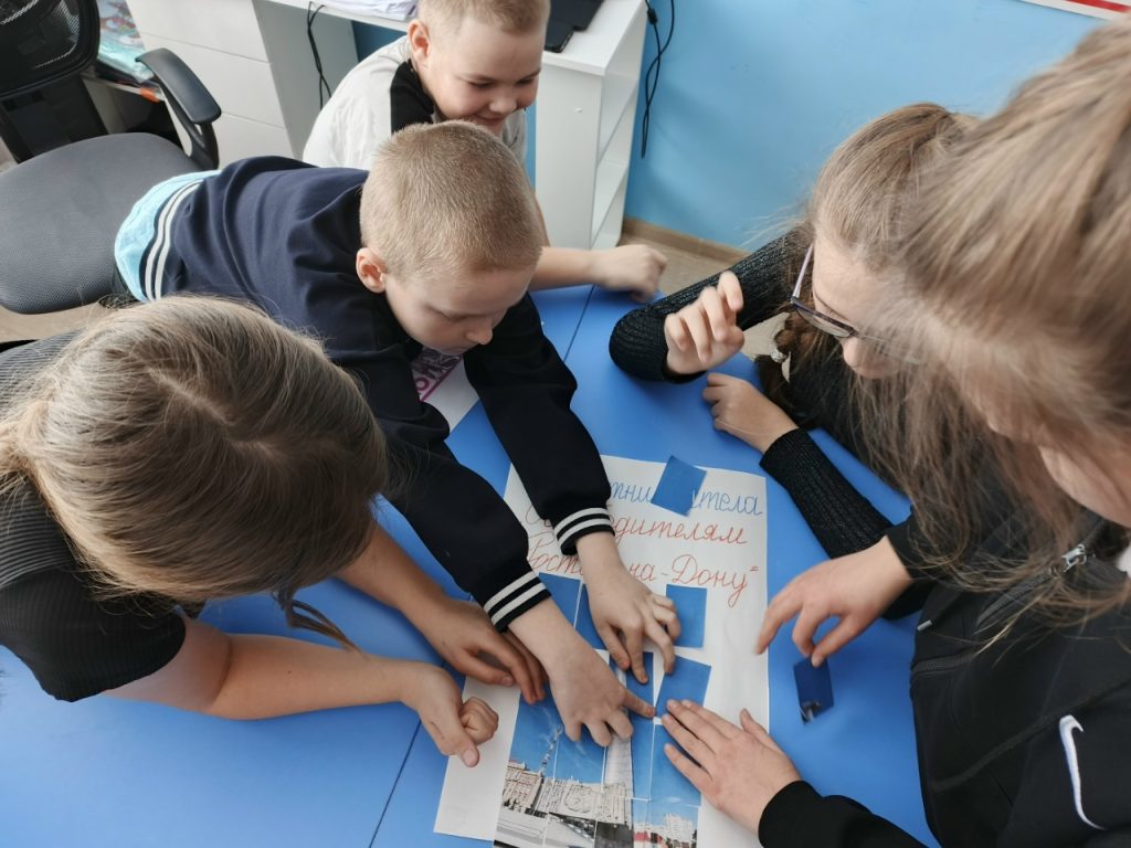 В Каменской школе почтили память освободителей Ростова