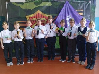 Письма солдатам и подарки для пап: россошанские школьники готовятся ко Дню защитника Отечества