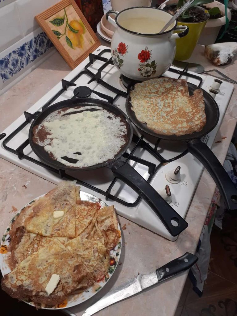 Фирменный рецепт блинчиков от сотрудников редакции «Ажурные»: 5 яиц, крахмал и секрет идеальной сковороды