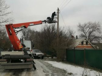 Светлее и уютнее: в Поповском поселении продолжают обновлять уличное освещение