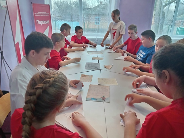 Юные хранители истории из Сариновской школы передают память будущим поколениям