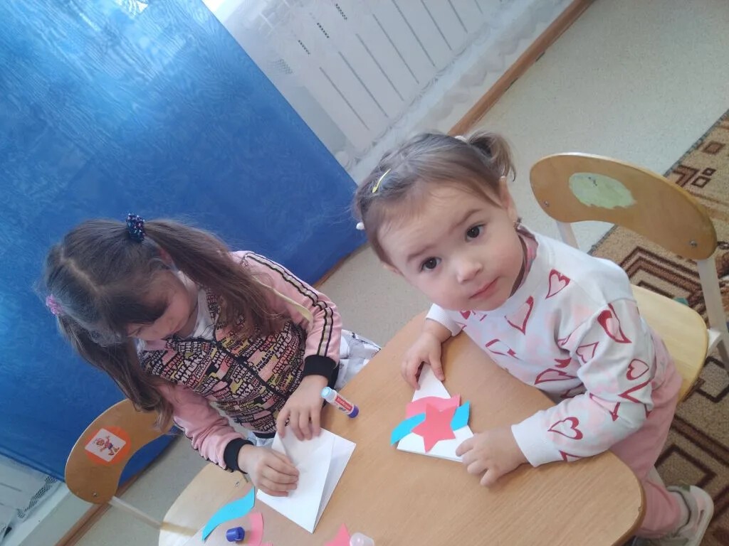 Маленькие сердца — большая поддержка: киевские дошколята собрали подарки бойцам к 23 февраля