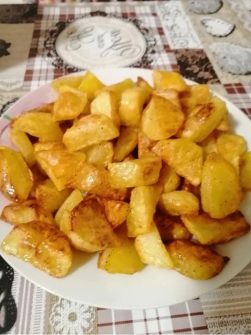 Картошка по-деревенски в духовке